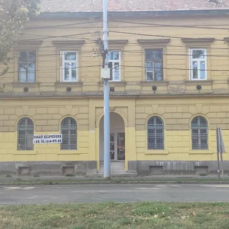 Nyugati 7. Vendeghaz Guest house Debrecen