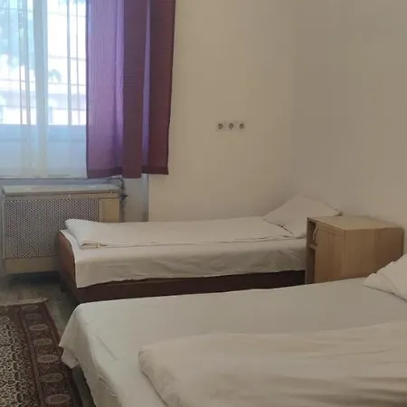 Nyugati 7. Vendeghaz Πανσιόν