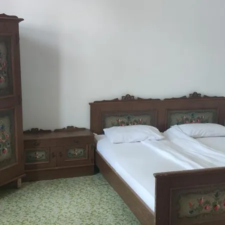Nyugati 7. Vendeghaz Πανσιόν *