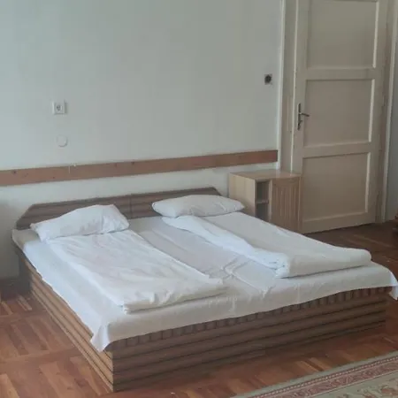 Πανσιόν Nyugati 7. Vendeghaz *