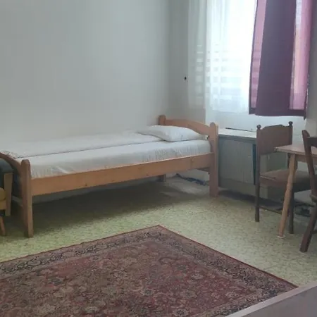 Nyugati 7. Vendeghaz Πανσιόν *